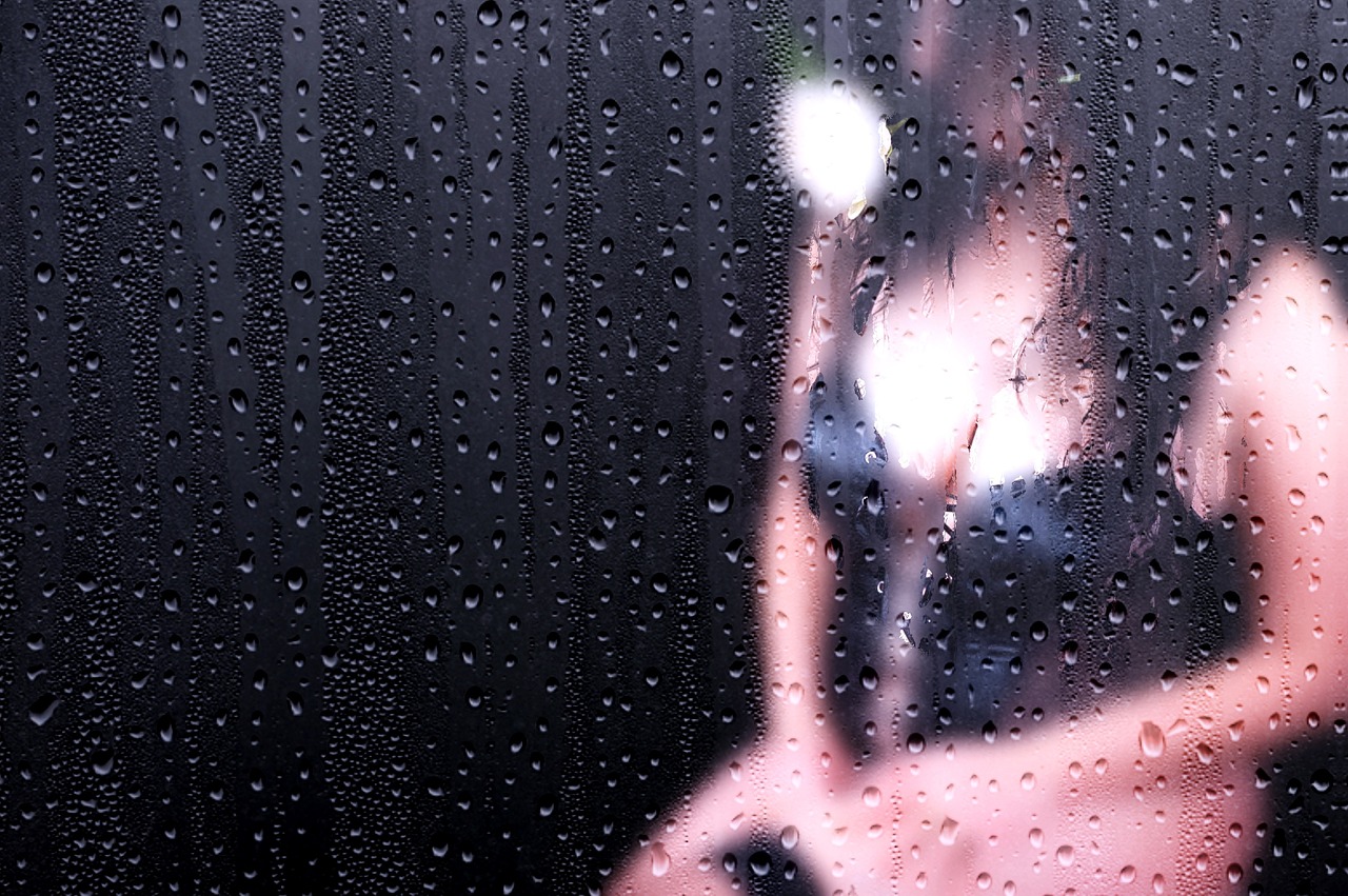 woman-2548157_1280